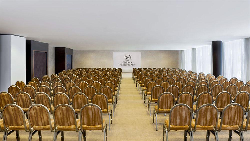 Sheraton Milan Malpensa Airport Hotel & Conference Centre Ferno Esterno foto