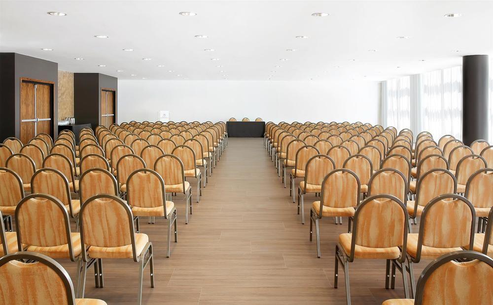 Sheraton Milan Malpensa Airport Hotel & Conference Centre Ferno Esterno foto