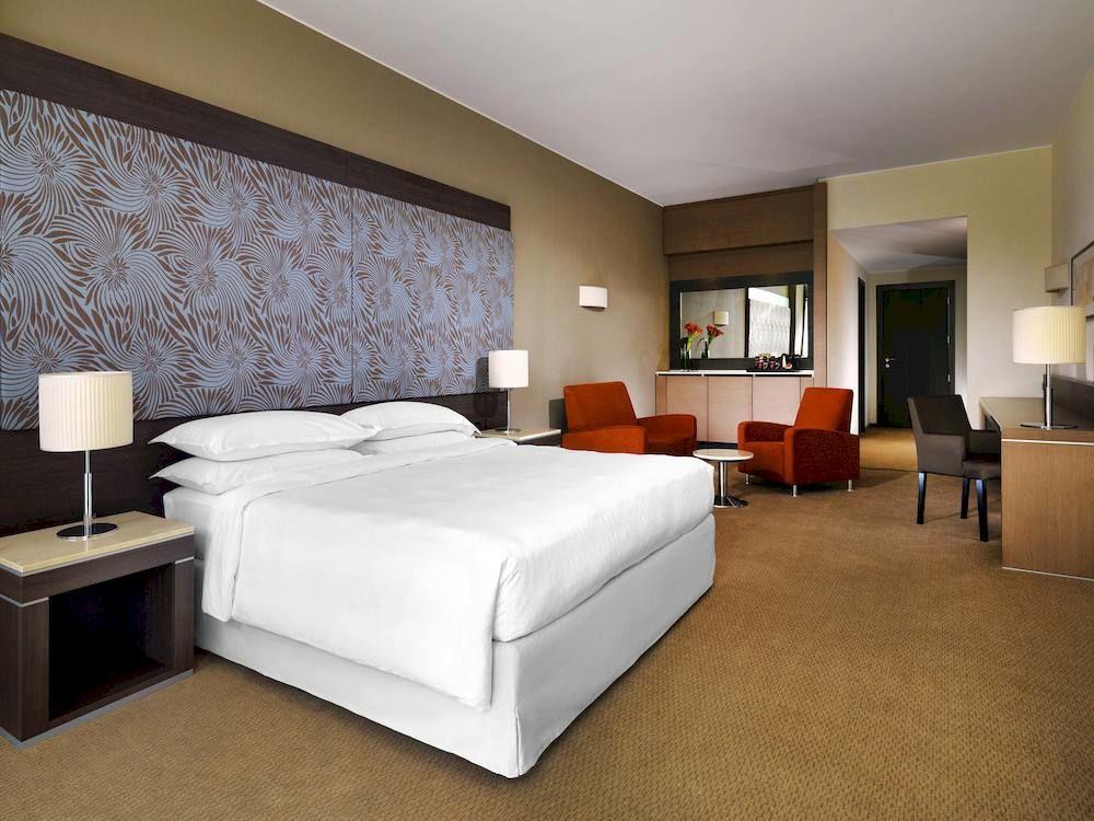 Sheraton Milan Malpensa Airport Hotel & Conference Centre Ferno Esterno foto