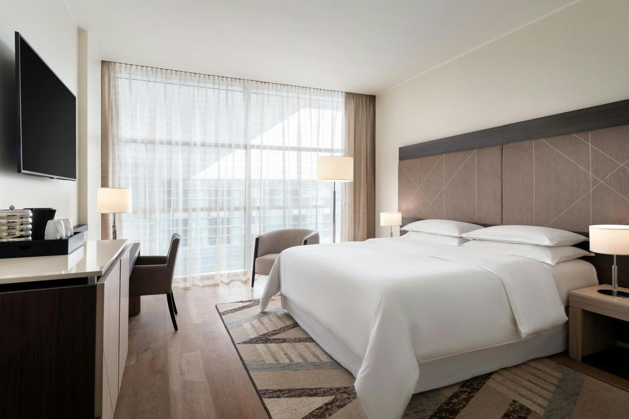 Sheraton Milan Malpensa Airport Hotel & Conference Centre Ferno Esterno foto