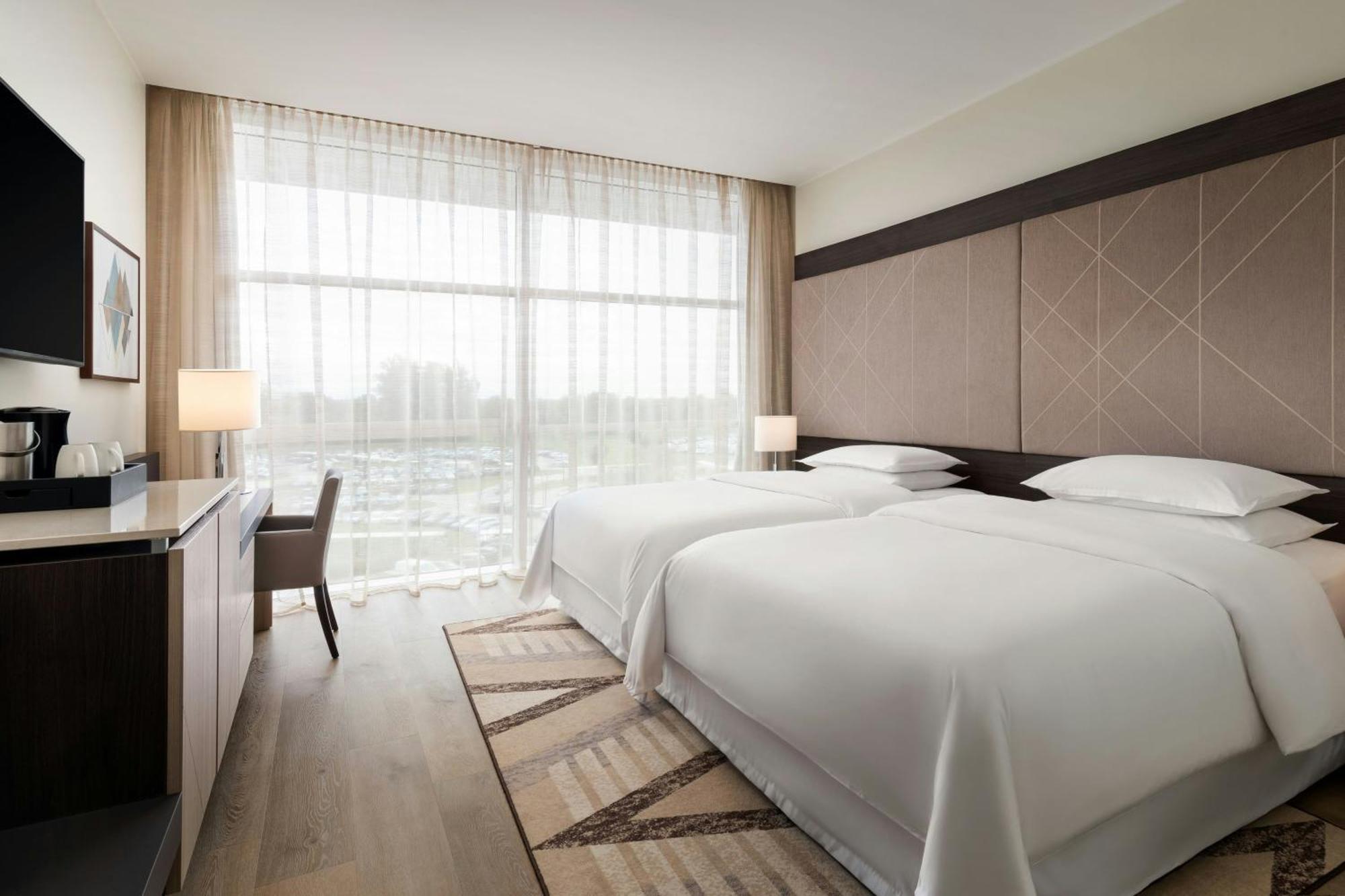 Sheraton Milan Malpensa Airport Hotel & Conference Centre Ferno Esterno foto