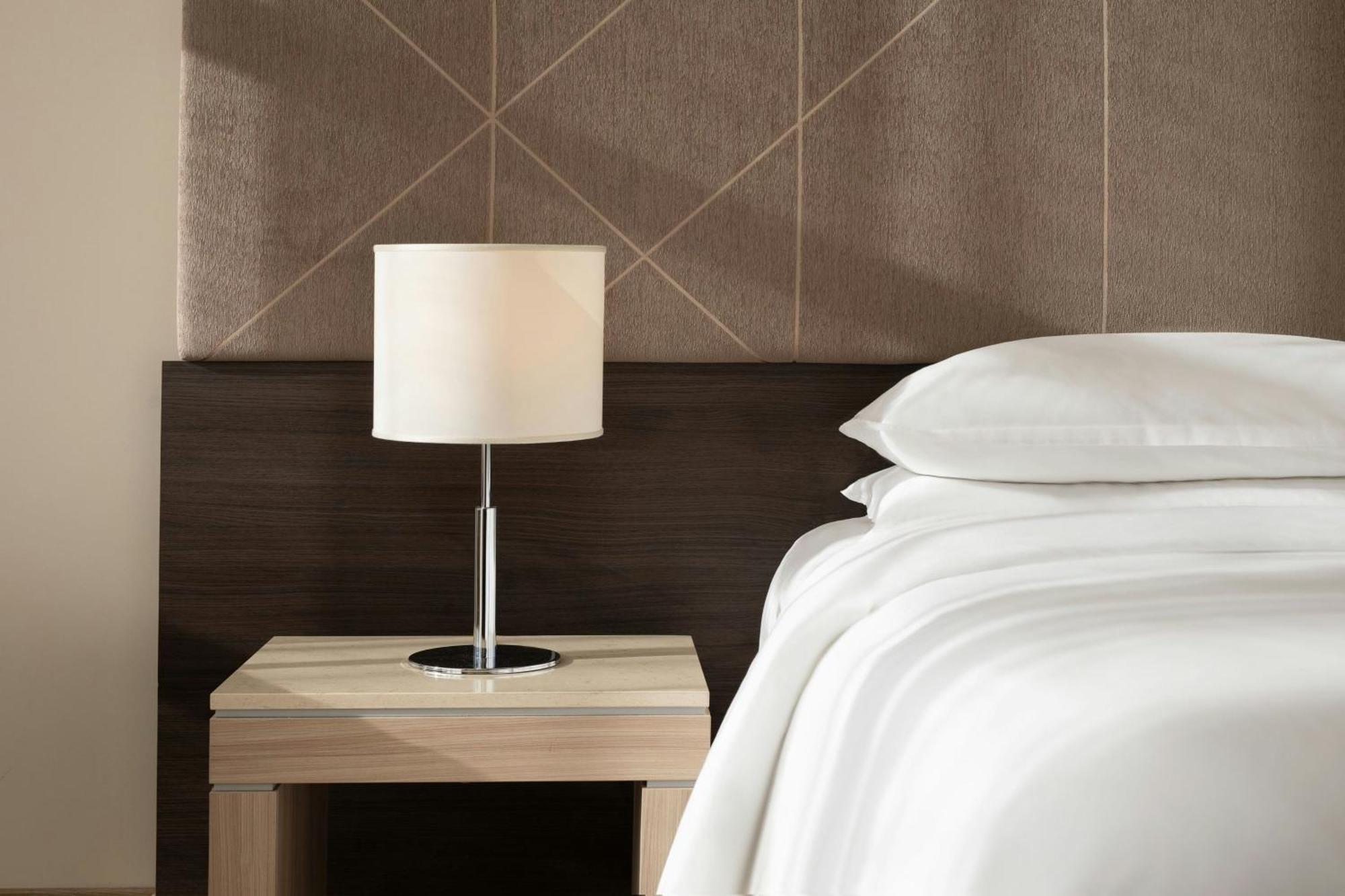 Sheraton Milan Malpensa Airport Hotel & Conference Centre Ferno Esterno foto