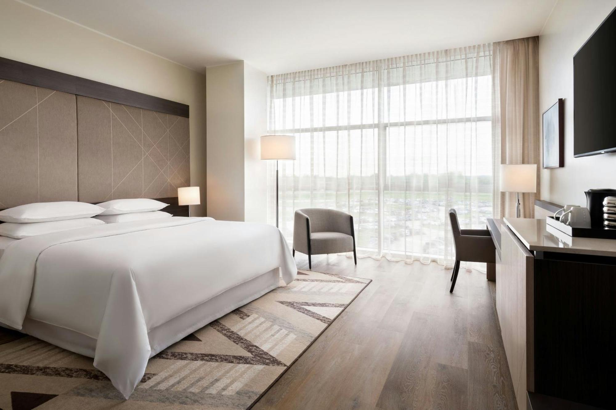 Sheraton Milan Malpensa Airport Hotel & Conference Centre Ferno Esterno foto
