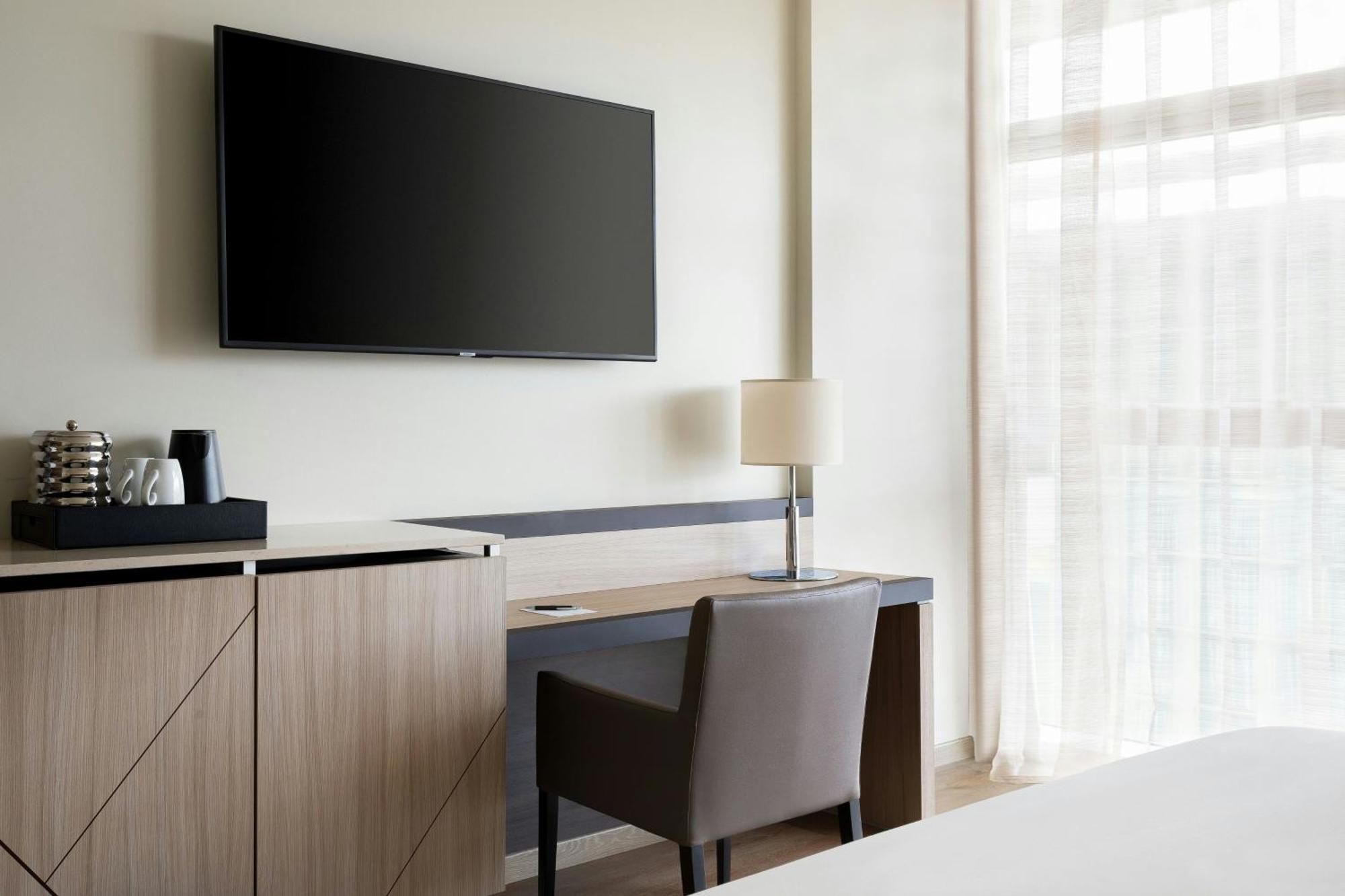 Sheraton Milan Malpensa Airport Hotel & Conference Centre Ferno Esterno foto