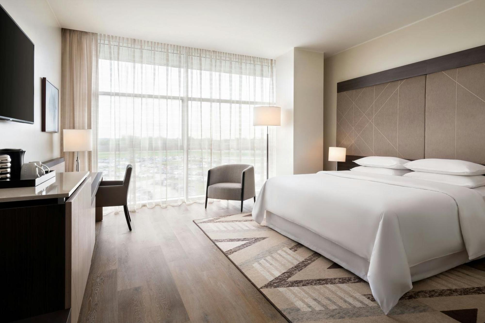 Sheraton Milan Malpensa Airport Hotel & Conference Centre Ferno Esterno foto