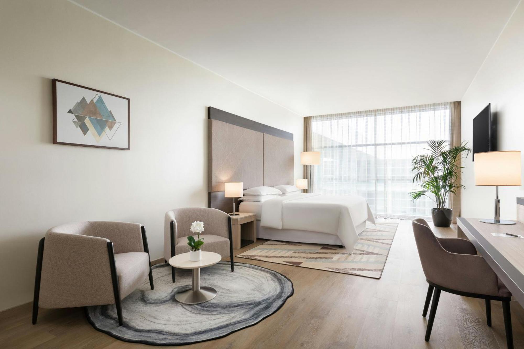 Sheraton Milan Malpensa Airport Hotel & Conference Centre Ferno Esterno foto