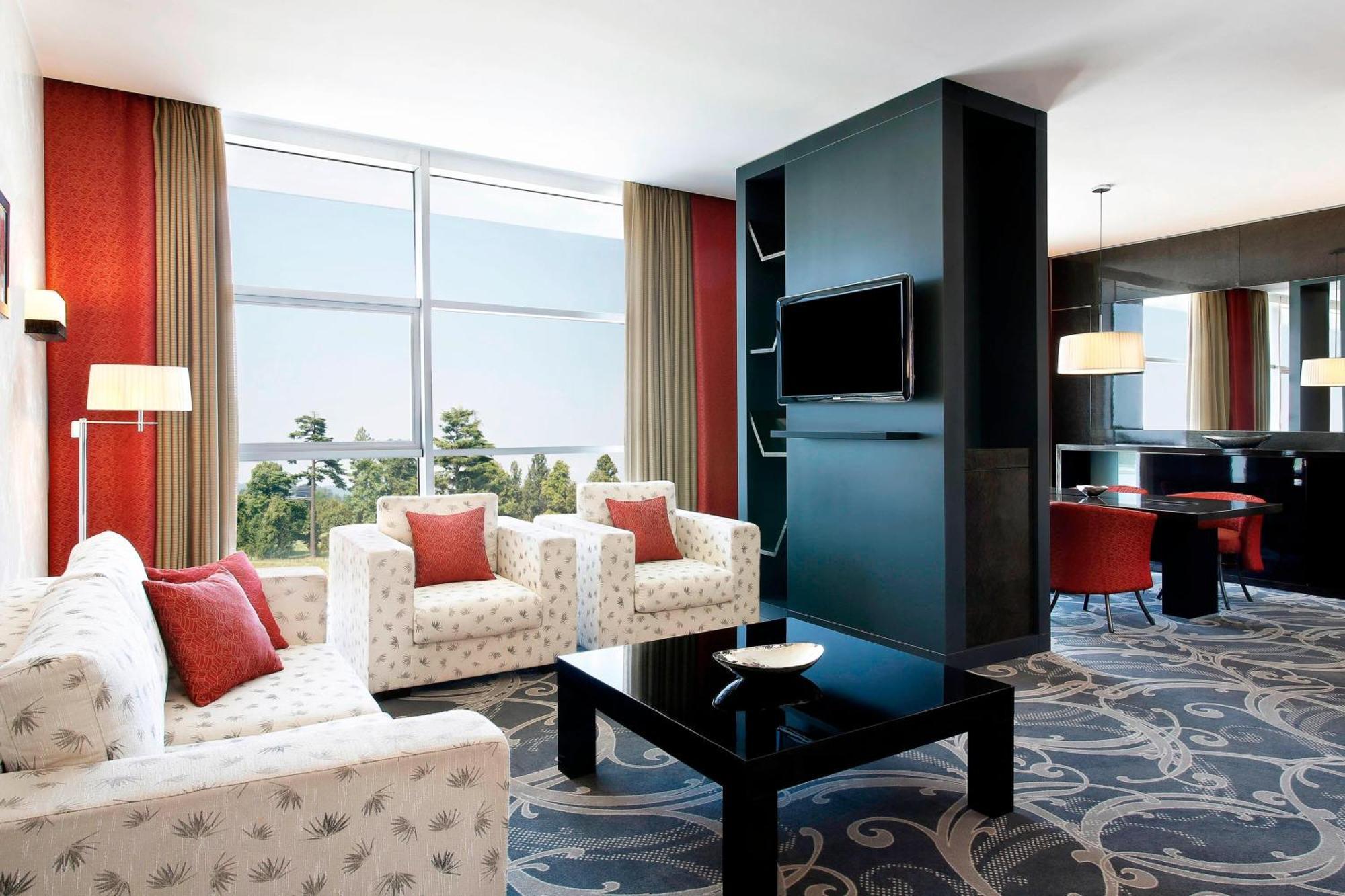 Sheraton Milan Malpensa Airport Hotel & Conference Centre Ferno Esterno foto