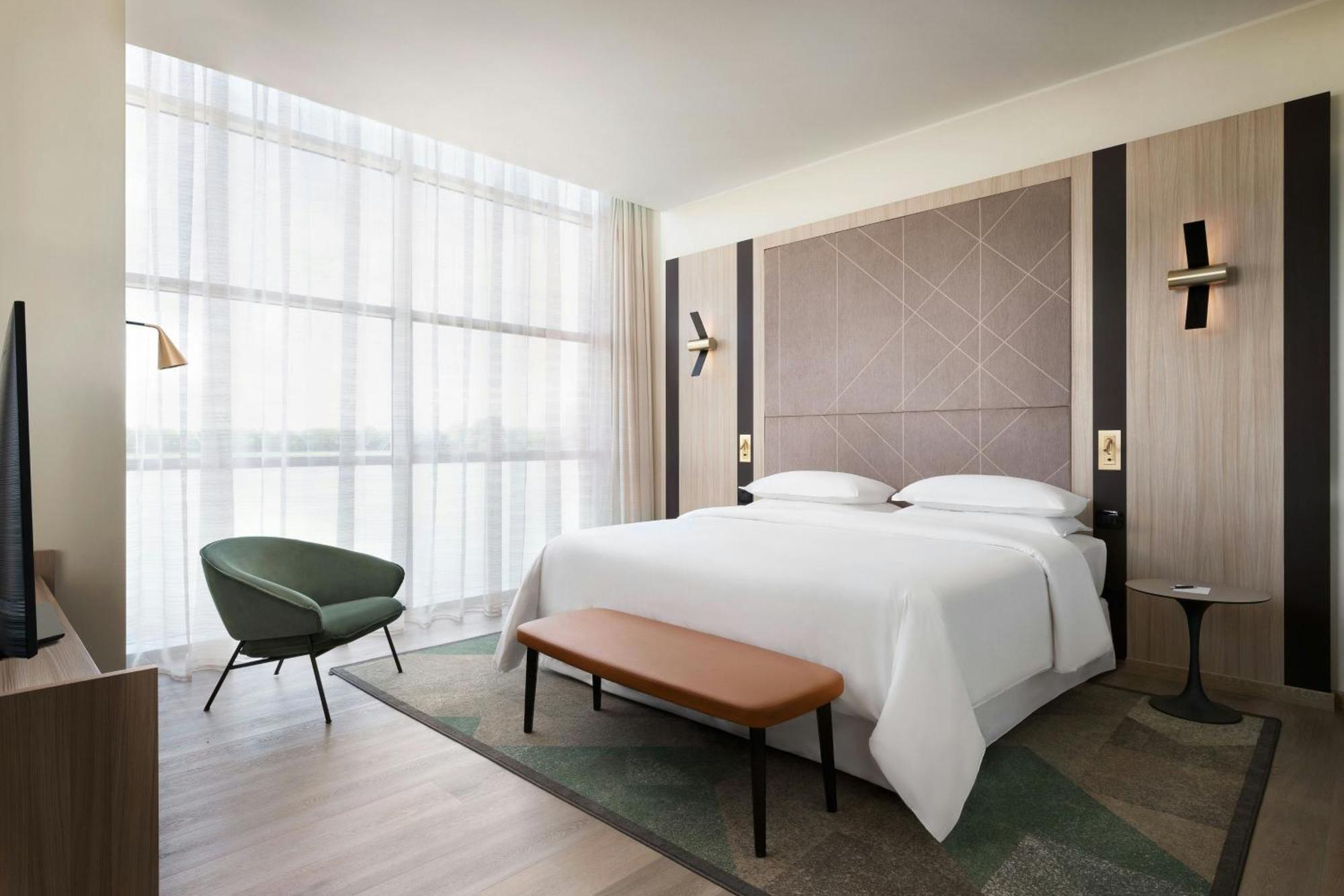 Sheraton Milan Malpensa Airport Hotel & Conference Centre Ferno Esterno foto