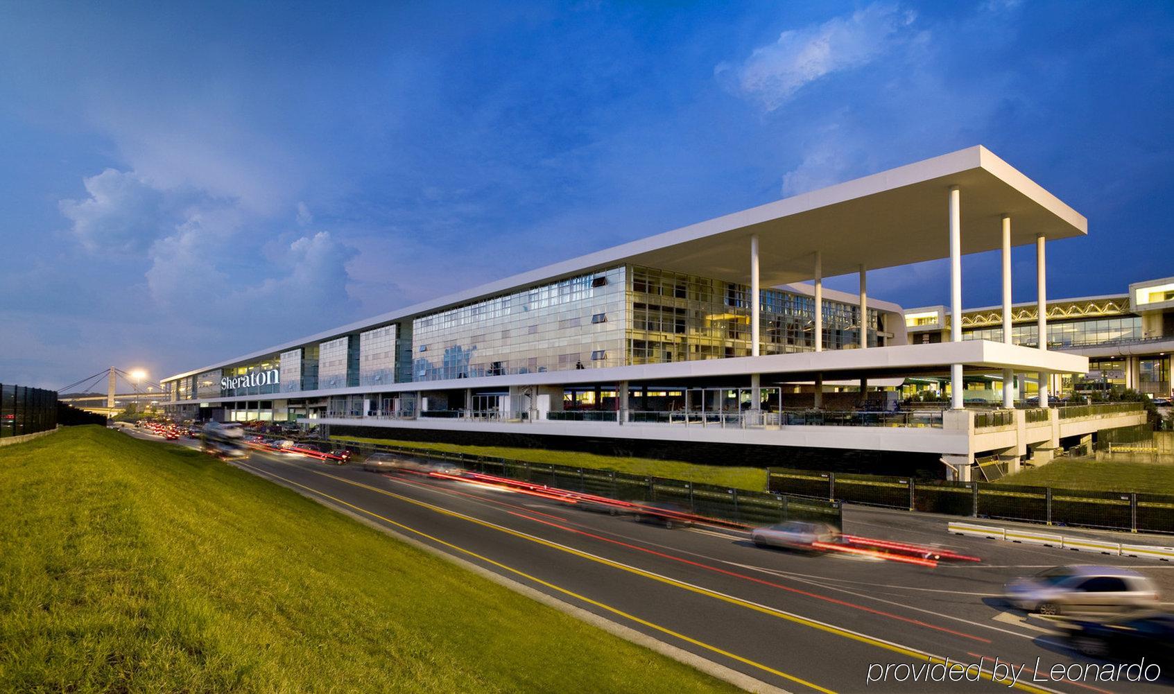 Sheraton Milan Malpensa Airport Hotel & Conference Centre Ferno Esterno foto